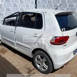 SUCATAVolkswagen Fox 2015 1.6 16v Msi Highline Total Flex I-motion 5p  PARA RETIRADA DE PEÇAS