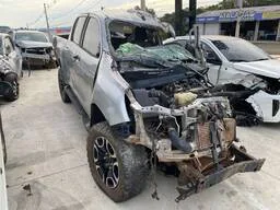 SUCATA Toyota Hilux 2022 2.8 Tdi Srv Cab. Dupla 4x4 Aut. 4p PARA RETIRADA DE PEÇAS